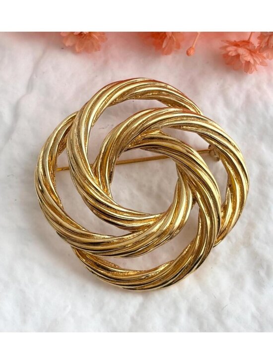 Jewelry - Monet Signed Abstract Braided Gold Toned 80's Vintage Costume Jewelry Brooch